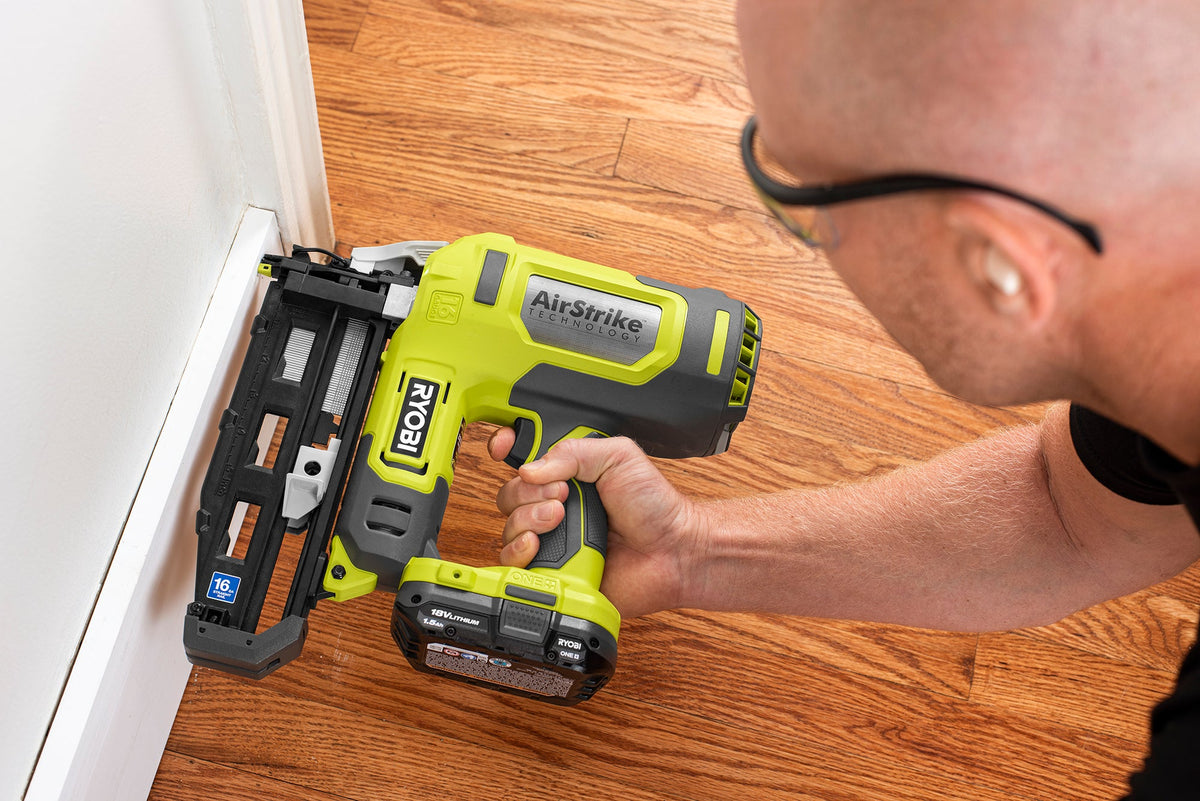 18V ONE+ AIRSTRIKE 16GA FINISH NAILER KIT Image 3