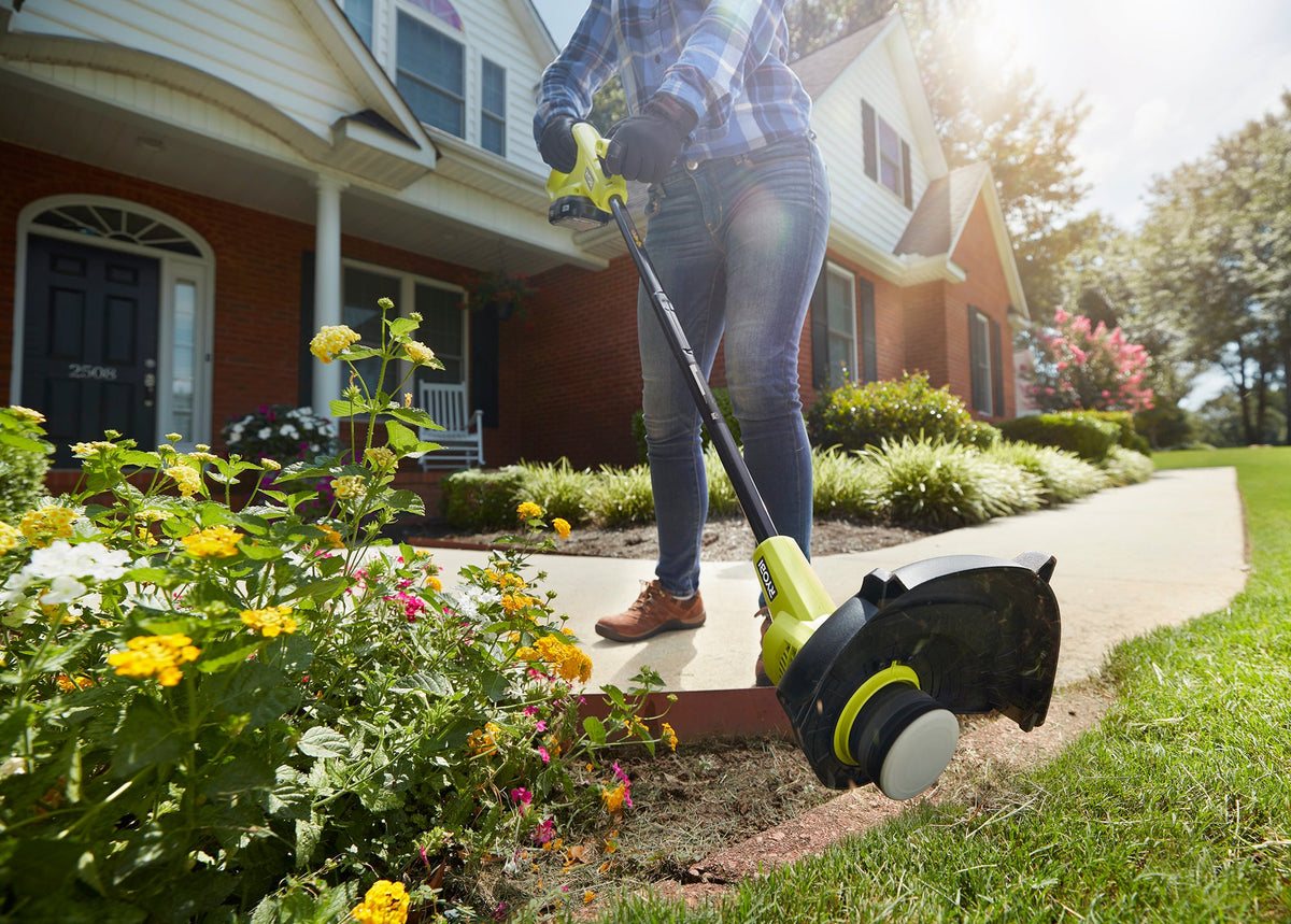 18V ONE+ String Trimmer Kit Image 3