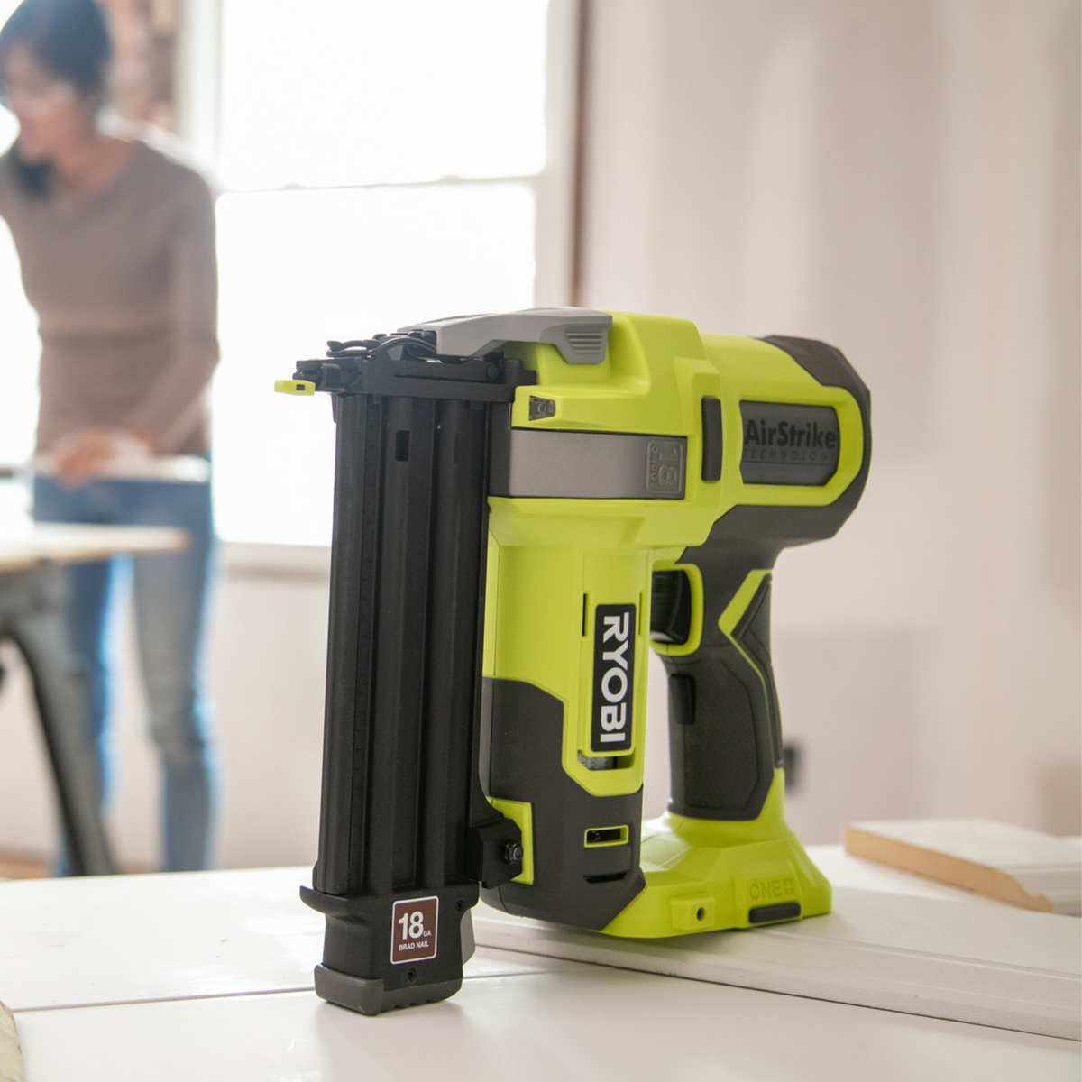 18V ONE+ AIRSTRIKE 18GA BRAD NAILER Image 9