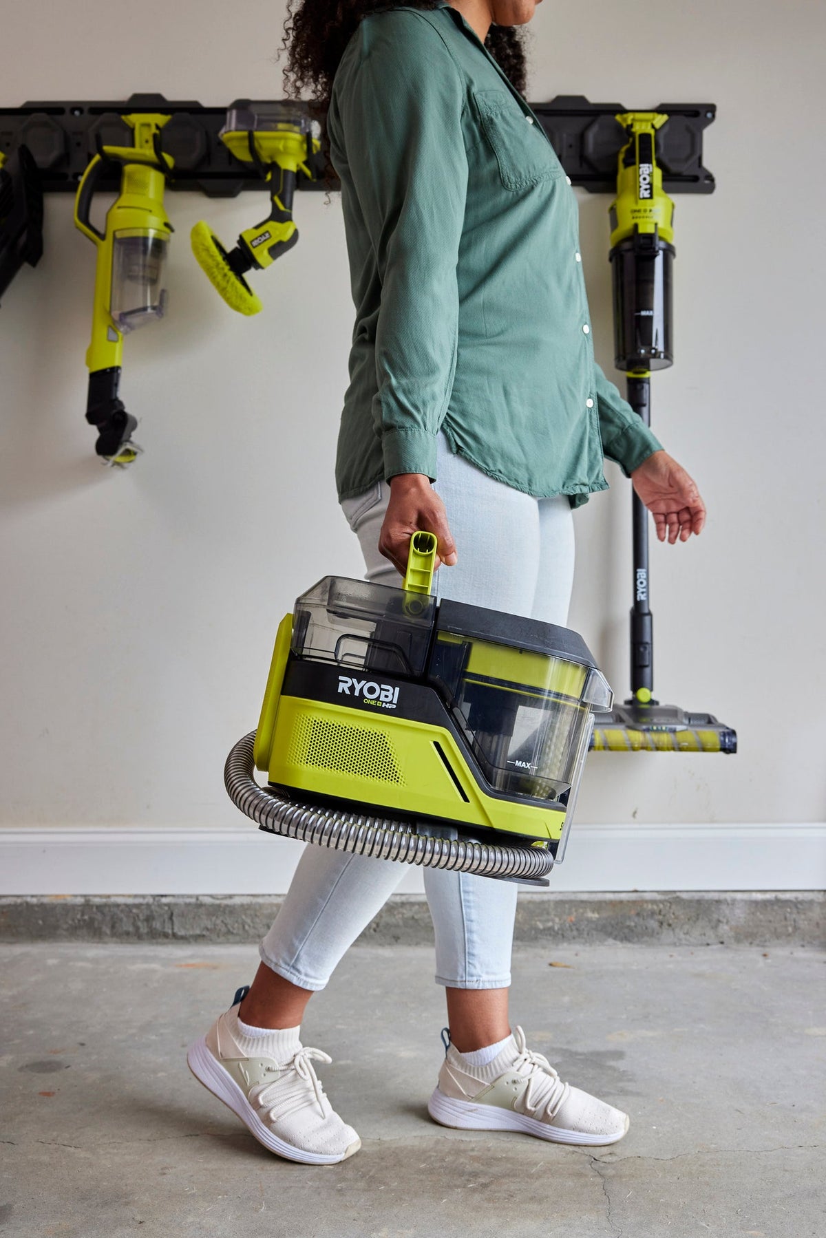  18V ONE+ HP SWIFTCLEAN MID-SIZE SPOT CLEANER KIT Image 12