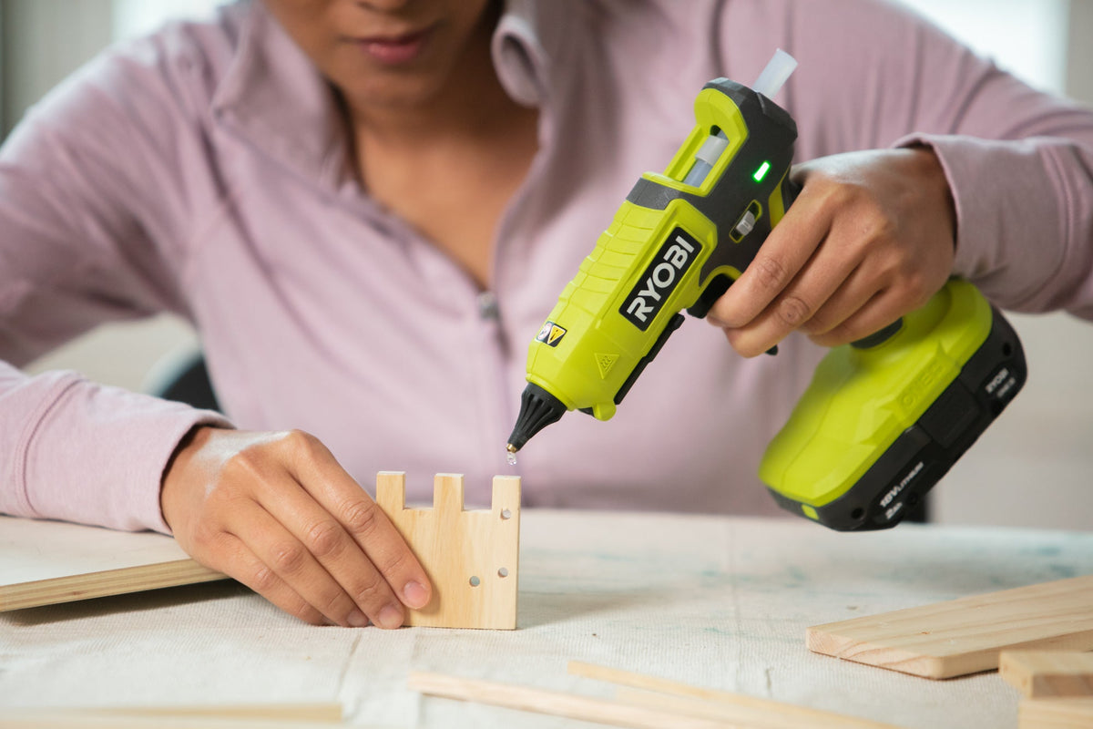 18V ONE+ DUAL TEMPERATURE GLUE GUN KIT Image 5